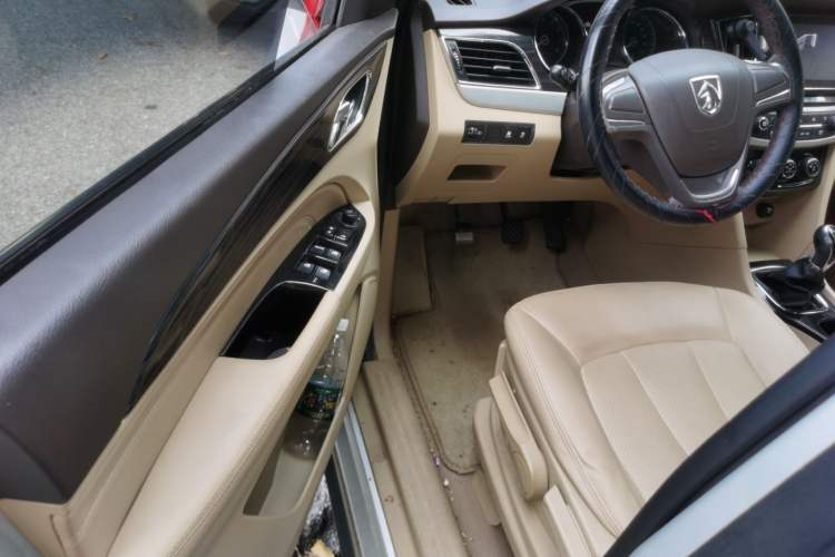 Used Baojun 730 2016 1.5L Manual Comfort Version 7 Seats China V Emission Standard Driver Seat