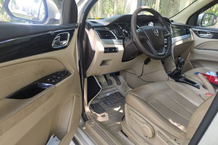 Used Baojun 730 2016 1.5L Manual Comfort Version 7 Seats China V Emission Standard Driver Seat