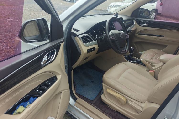Used Baojun 730 2016 1.5L Manual Luxury Edition 7 Seats Driver Seat