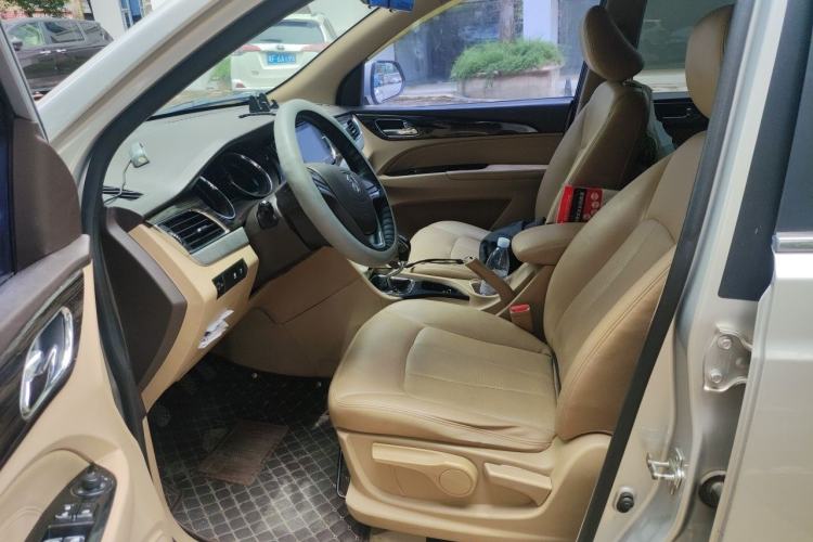 Used Baojun 730 2016 1.8L Manual Comfort Version 7 Seats Driver Seat