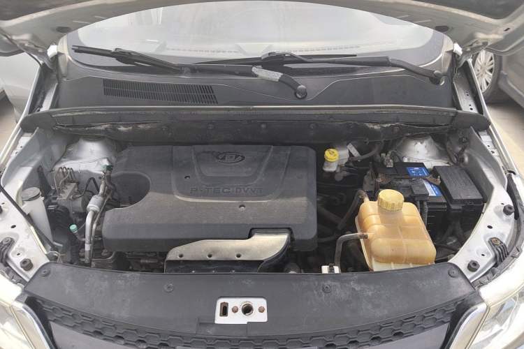 Used Baojun 730 2016 1.5L Manual Luxury Edition 7 Seats Engine Bay