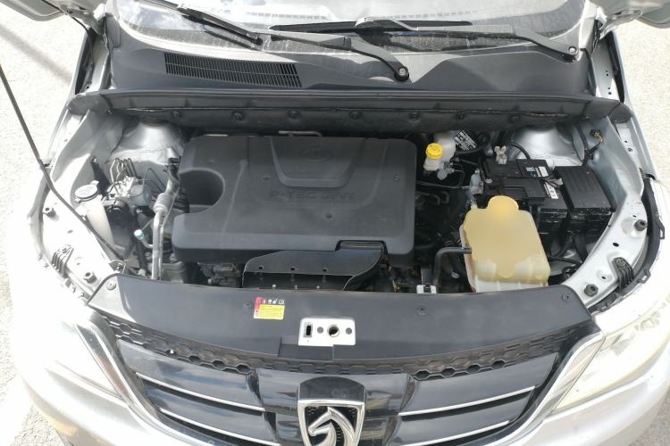 Used Baojun 730 2016 Revised 1.5L Manual Standard Version 7 Seats China V Emission Standard Engine Bay