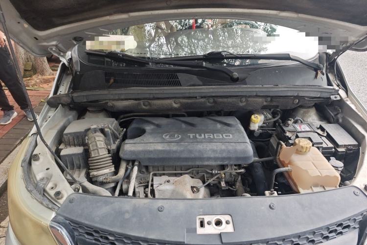 Used Baojun 730 2016 1.5T Manual Comfort Version 7 Seats Engine Bay