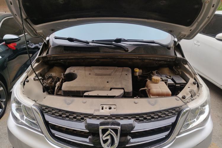 Used Baojun 730 2016 1.5L Manual Comfort Version 7 Seats China V Emission Standard Engine Bay