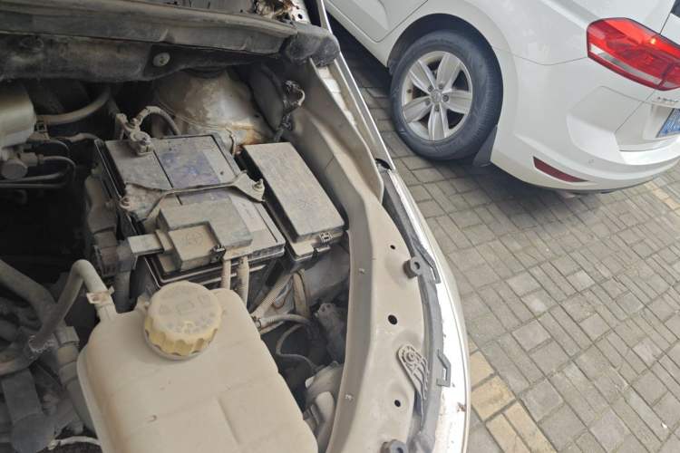 Used Baojun 730 2016 1.5L Manual Comfort Version 7 Seats China V Emission Standard Engine Bay Left