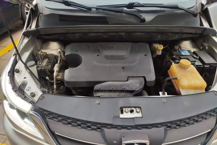 Used Baojun 730 2016 1.5L Manual Luxury Edition 7 Seats Engine Bay Right
