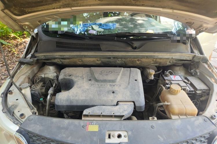 Used Baojun 730 2016 1.5L Manual Comfort Version 7 Seats China V Emission Standard Engine Bay