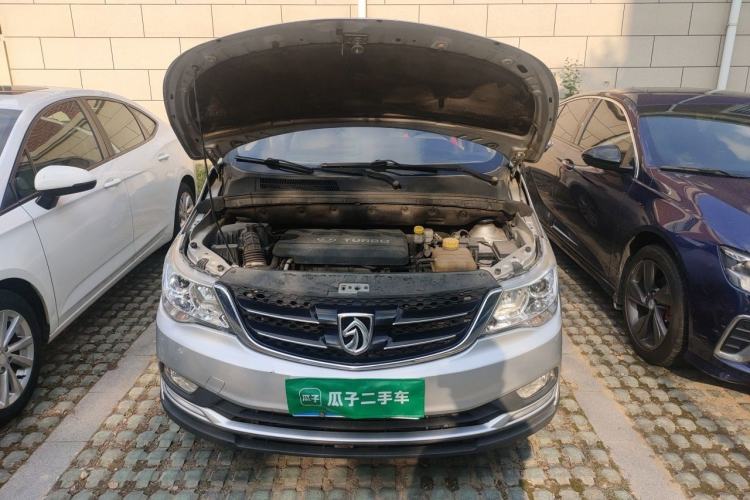 Used Baojun 730 2016 1.5T Manual Standard Version 7 Seats Engine Bay