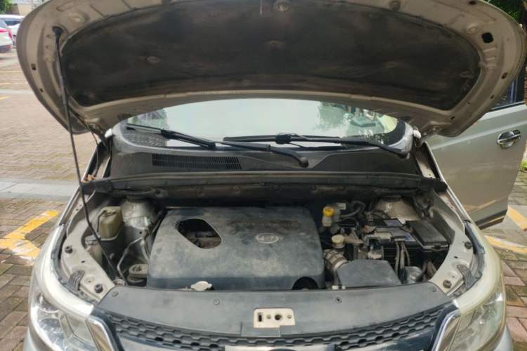 Used Baojun 730 2016 1.8L Manual Comfort Version 7 Seats Engine Bay