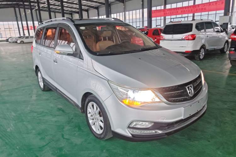 Used Baojun 730 2016 1.5T Manual Luxury Edition 7 Seats Exterior 1