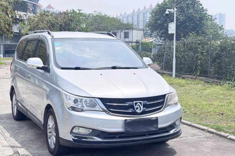 Used Baojun 730 2016 1.8L Manual Comfort Version 7 Seats Exterior 2
