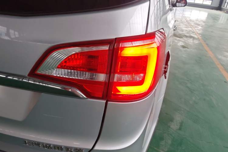 Used Baojun 730 2016 1.5T Manual Luxury Edition 7 Seats Exterior 3
