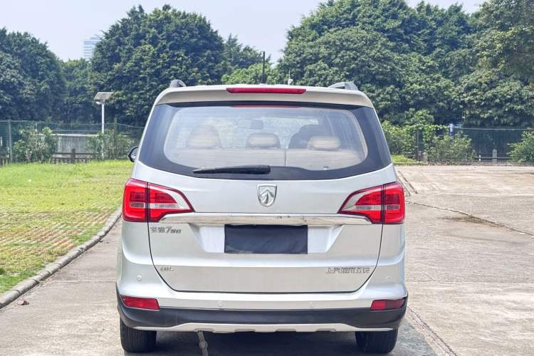 Used Baojun 730 2016 1.8L Manual Comfort Version 7 Seats Exterior 4