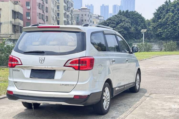 Used Baojun 730 2016 1.8L Manual Comfort Version 7 Seats Exterior 5