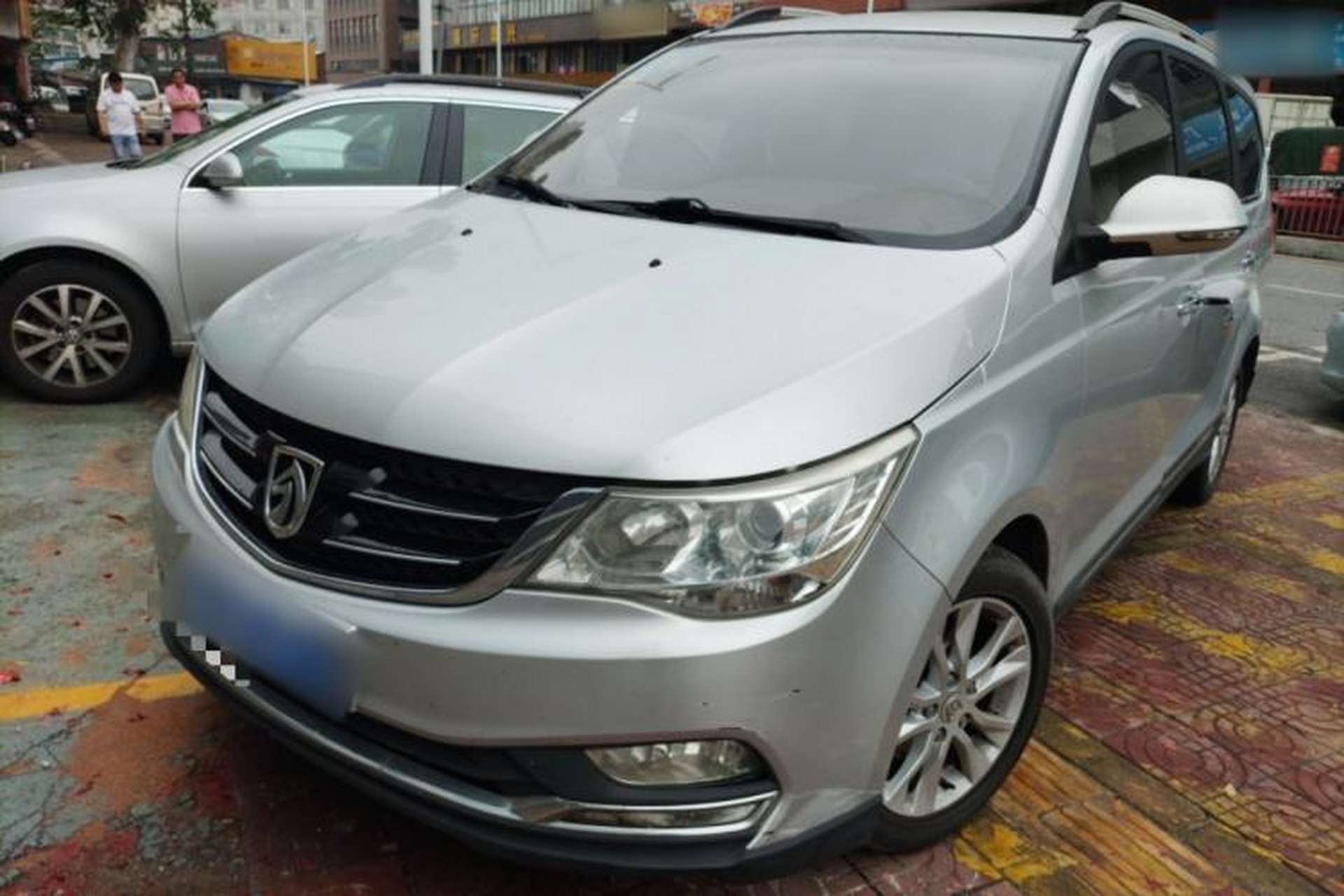Used Baojun 730 2016 1.5L Manual Comfort Version 7 Seats China V Emission Standard Front Left 45 Deg