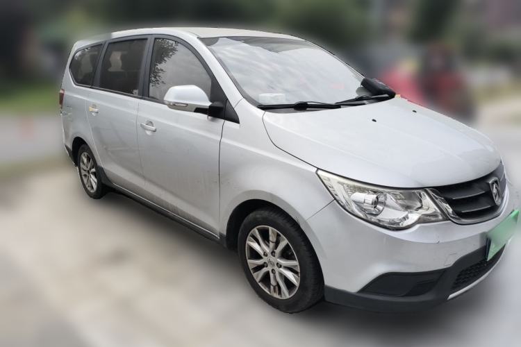 Used Baojun 730 2016 1.5L Manual Comfort Version 7 Seats China V Emission Standard Front Right 45 Deg