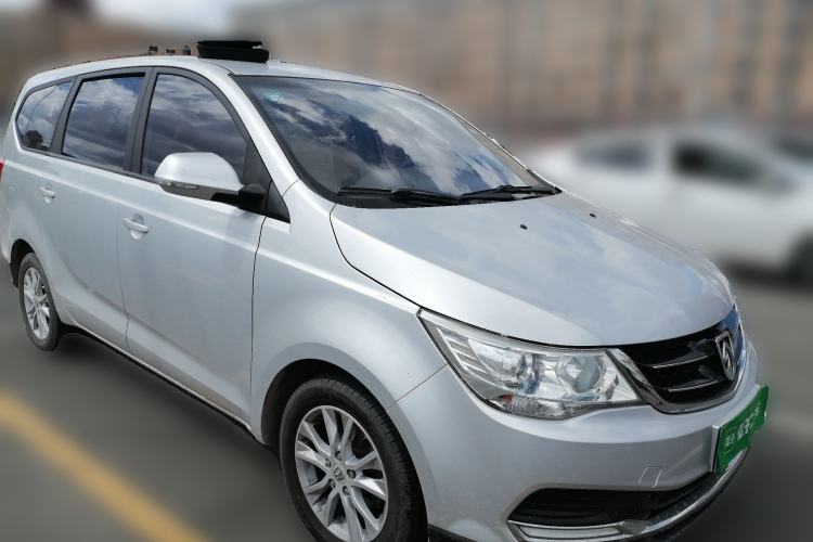 Used Baojun 730 2016 Revised 1.5L Manual Standard Version 7 Seats China V Emission Standard Front Right 45 Deg