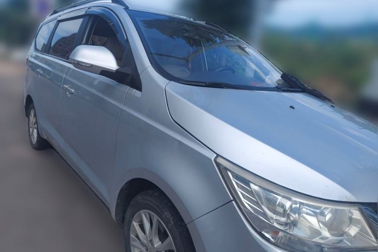 Used Baojun 730 2016 1.5L Manual Standard Version 7 Seats Front Right 45 Deg
