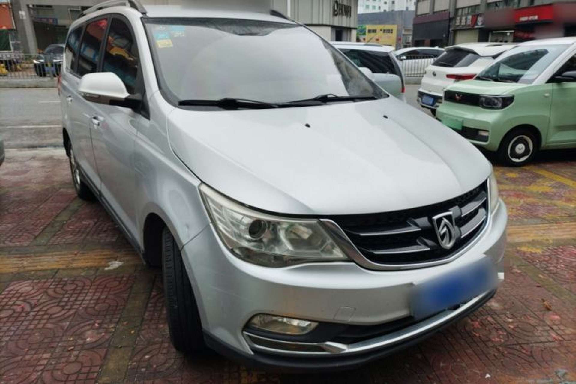 Used Baojun 730 2016 1.5L Manual Comfort Version 7 Seats China V Emission Standard Front Right 45 Deg