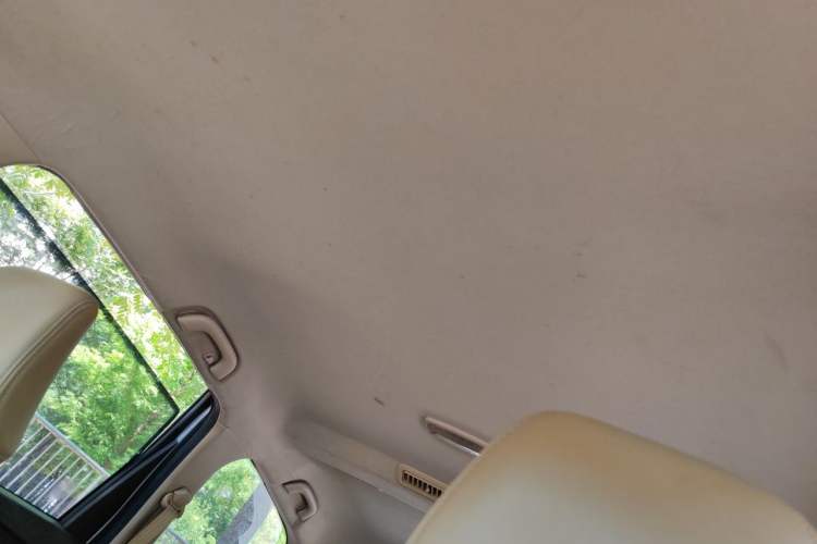 Used Baojun 730 2016 1.8L iAMT Comfort Version 7 Seats Headliner