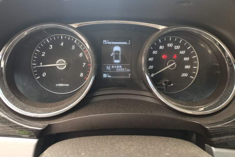 Used Baojun 730 2016 1.8L iAMT Luxury Model 7 Seats Instrument Cluster