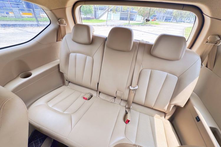 Used Baojun 730 2016 1.8L Manual Comfort Version 7 Seats Interior 5