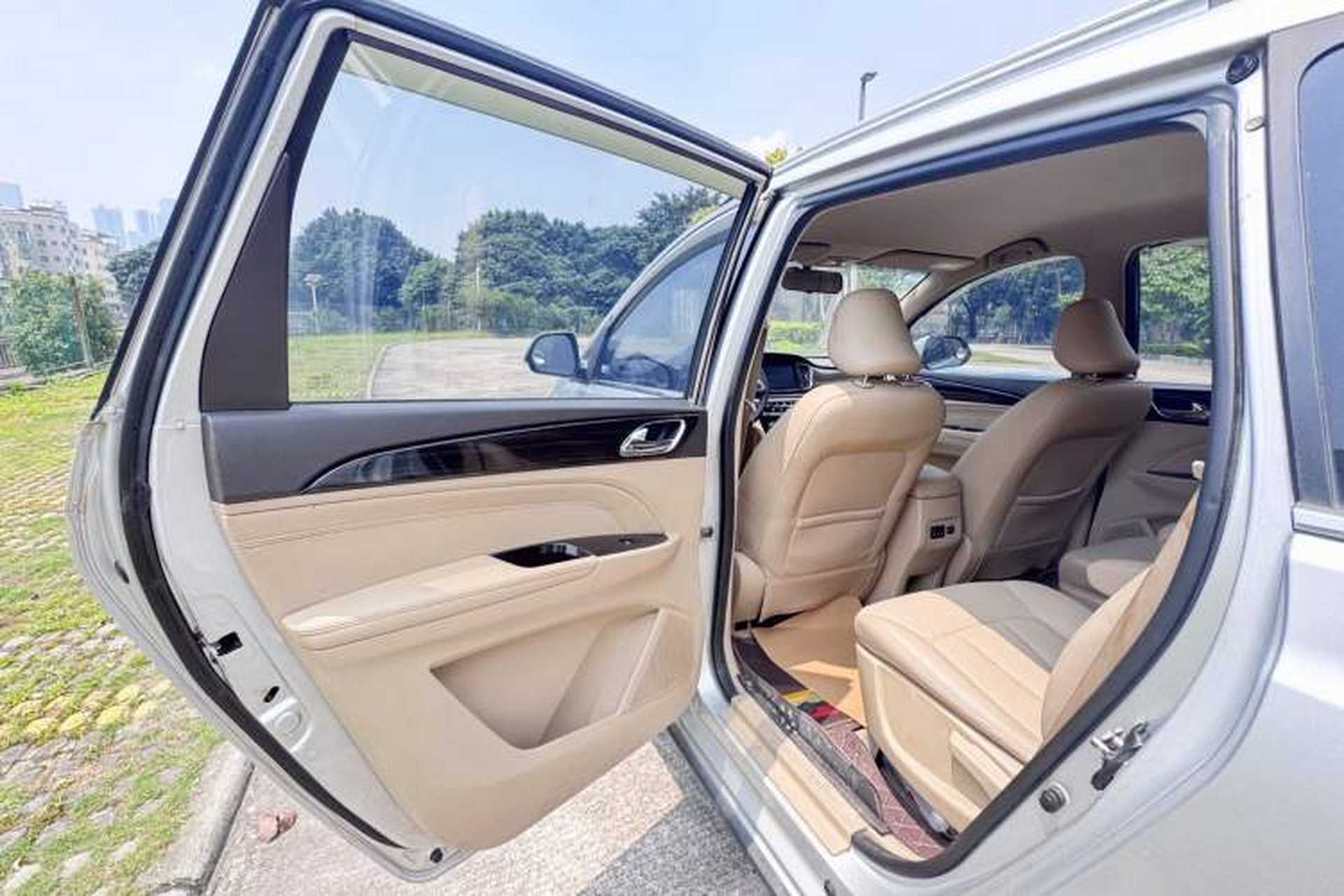 Used Baojun 730 2016 1.8L Manual Comfort Version 7 Seats Interior 8