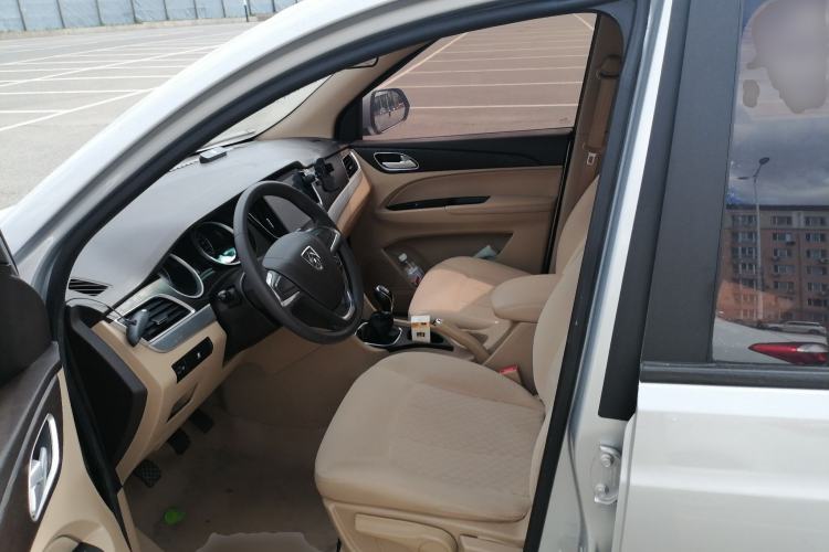 Used Baojun 730 2016 Revised 1.5L Manual Standard Version 7 Seats China V Emission Standard Left Front Seat