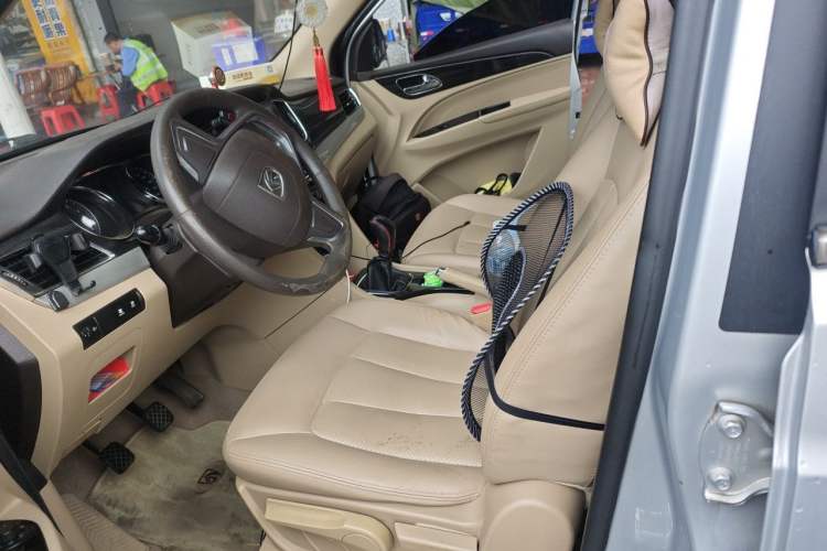 Used Baojun 730 2016 1.5T Manual Comfort Version 7 Seats Left Front Seat