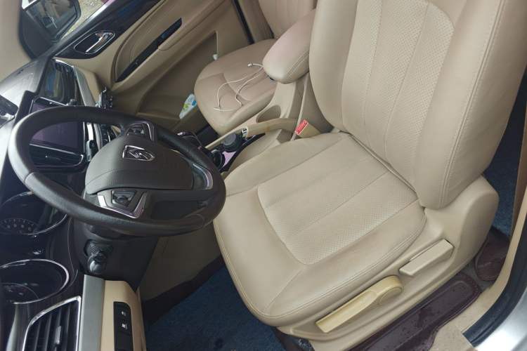 Used Baojun 730 2016 1.5L Manual Luxury Edition 7 Seats Left Front Seat