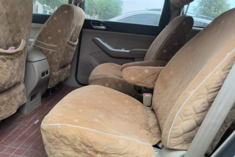 Used Baojun 730 2016 1.5L Manual Comfort Version 7 Seats China V Emission Standard Left Rear Seat