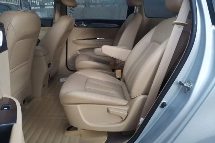 Used Baojun 730 2016 1.5T Manual Luxury Edition 7 Seats Left Rear Seat
