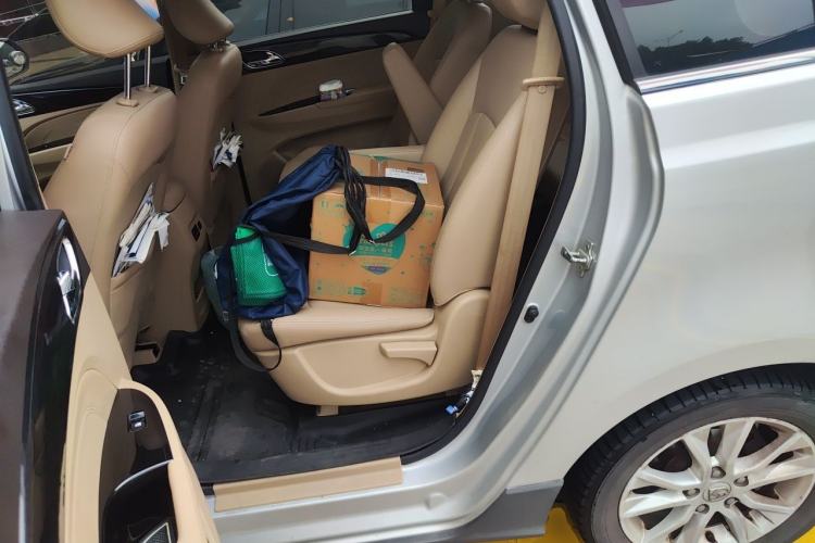 Used Baojun 730 2016 1.5L Manual Luxury Edition 7 Seats Left Rear Seat