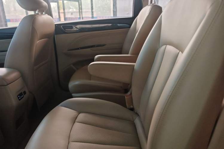 Used Baojun 730 2016 1.5T Manual Luxury Edition 7 Seats Left Rear Seat