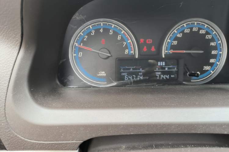 Used Baojun 730 2016 1.5L Manual Comfort Version 7 Seats China V Emission Standard Odometer Close Up