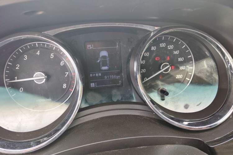 Used Baojun 730 2016 1.5L Manual Luxury Edition 7 Seats Odometer Close Up