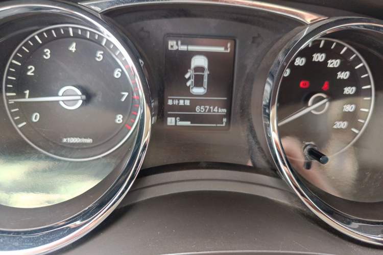 Used Baojun 730 2016 1.5L Manual Comfort Version 7 Seats China V Emission Standard Odometer Close Up