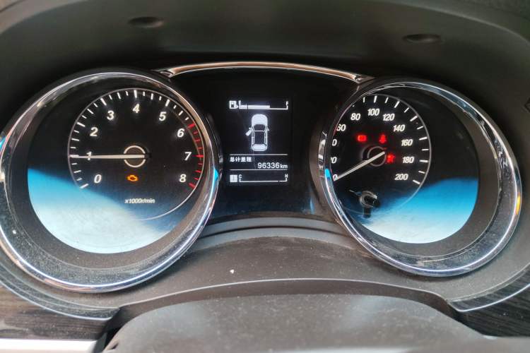 Used Baojun 730 2016 1.5L Manual Comfort Version 7 Seats China V Emission Standard Odometer Close Up