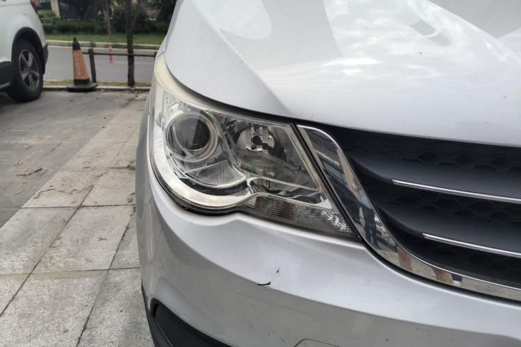 Used Baojun 730 2016 1.5L Manual Comfort Version 7 Seats China V Emission Standard Right Front Headlight