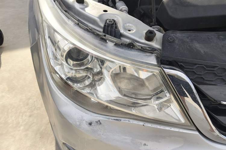 Used Baojun 730 2016 1.5L Manual Luxury Edition 7 Seats Right Front Headlight
