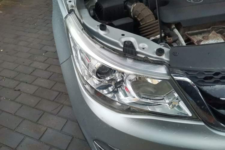 Used Baojun 730 2016 1.5T Manual Luxury Edition 7 Seats Right Front Headlight