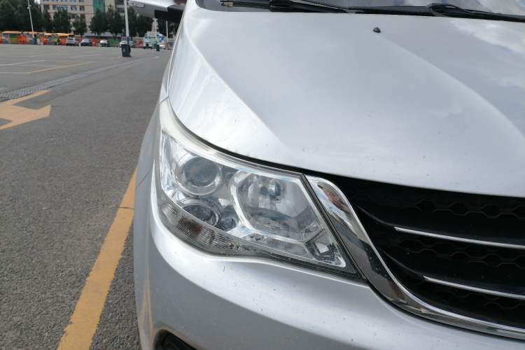 Used Baojun 730 2016 Revised 1.5L Manual Standard Version 7 Seats China V Emission Standard Right Front Headlight