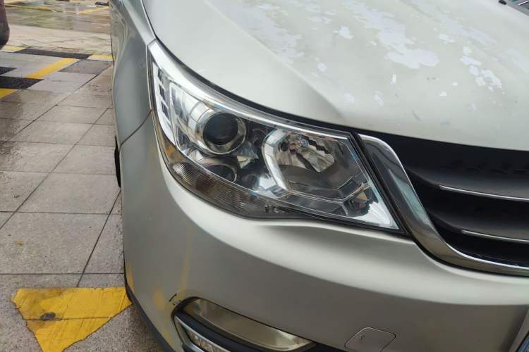 Used Baojun 730 2016 1.5L Manual Luxury Edition 7 Seats Right Front Headlight