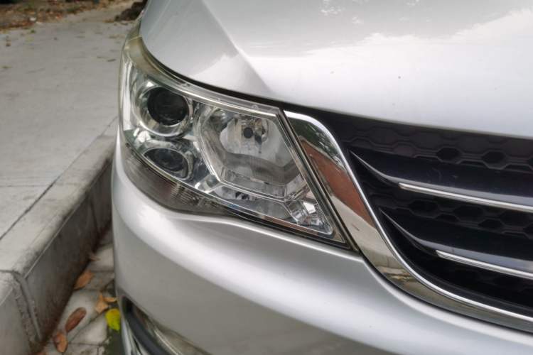 Used Baojun 730 2016 1.5L Manual Comfort Version 7 Seats China V Emission Standard Right Front Headlight