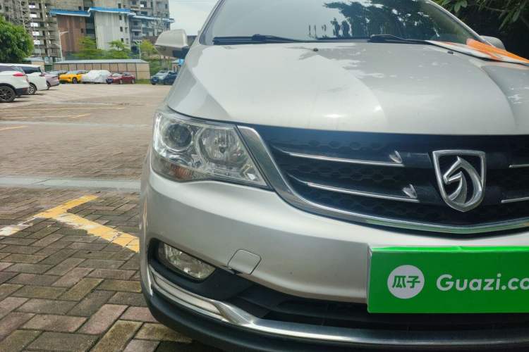 Used Baojun 730 2016 1.8L Manual Comfort Version 7 Seats Right Front Headlight