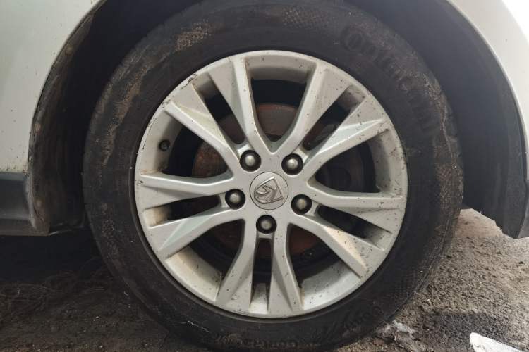 Used Baojun 730 2016 1.8L iAMT Luxury Model 7 Seats Right Front Wheel Hub
