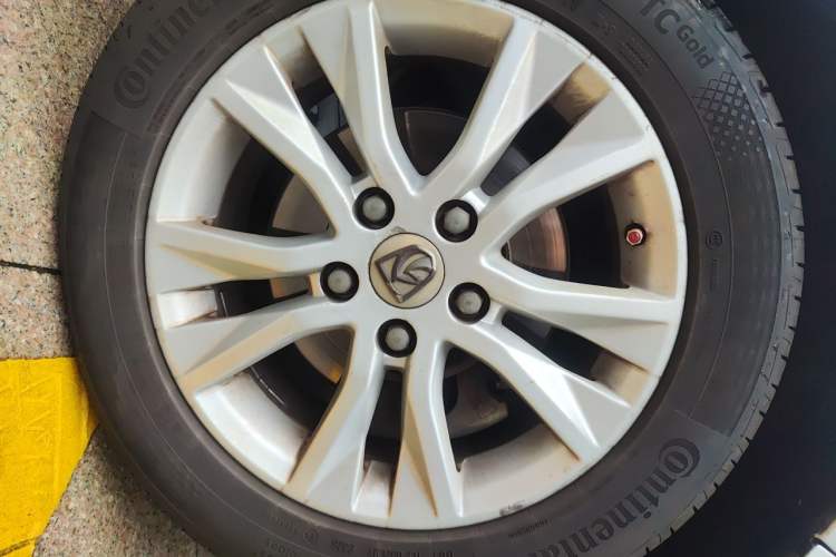 Used Baojun 730 2016 1.5L Manual Luxury Edition 7 Seats Right Front Wheel Hub