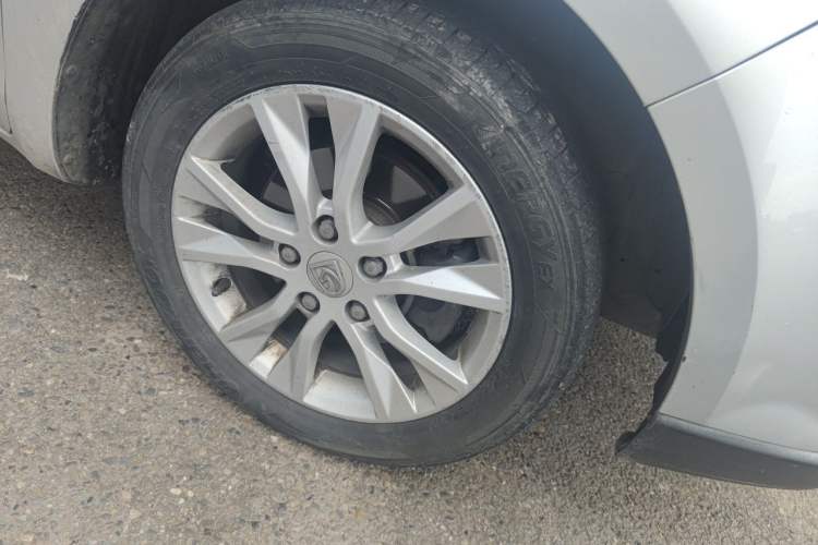 Used Baojun 730 2016 1.5L Manual Standard Version 7 Seats Right Front Wheel Hub