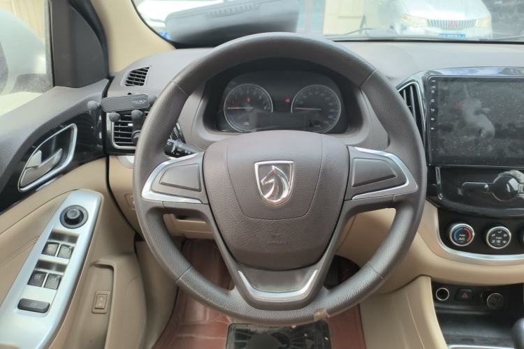 Used Baojun 730 2016 1.5L Manual Comfort Version 7 Seats China V Emission Standard Steering Wheel
