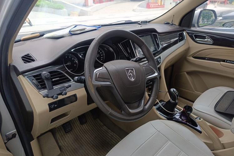 Used Baojun 730 2016 1.5L Manual Comfort Version 7 Seats China V Emission Standard Steering Wheel